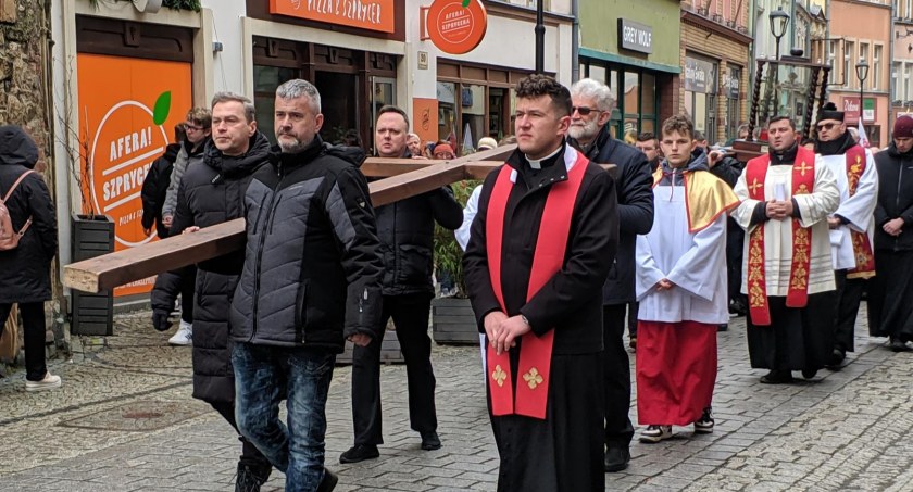 Droga Krzyżowa ulicami Jeleniej Góry