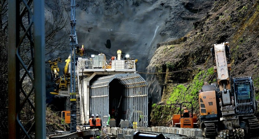 Przez tunel w Wojanowie wkrótce pojadą pociągi