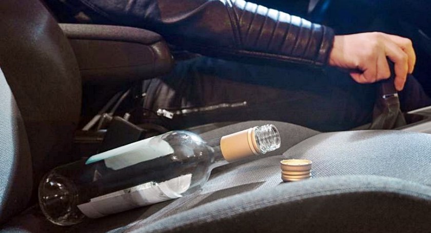 Miał cztery promile alkoholu. Pojechał samochodem na zakupy.