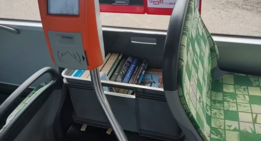 W autobusie MZK powstaje książkodajnia