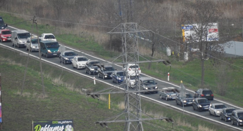 Gigantyczny najazd turystów na Karkonosze. Takich tłumów tu nie było.