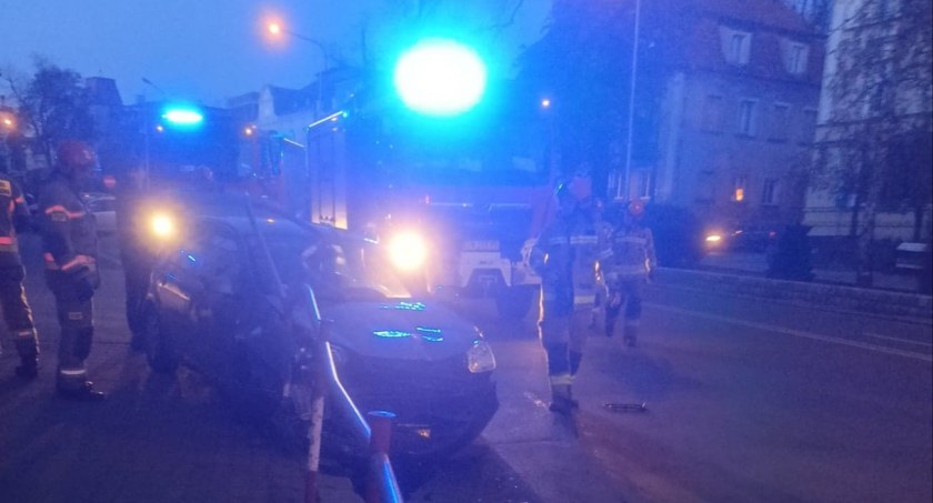 Golfem w barierki. Niebezpieczne zdarzenie na Bankowej