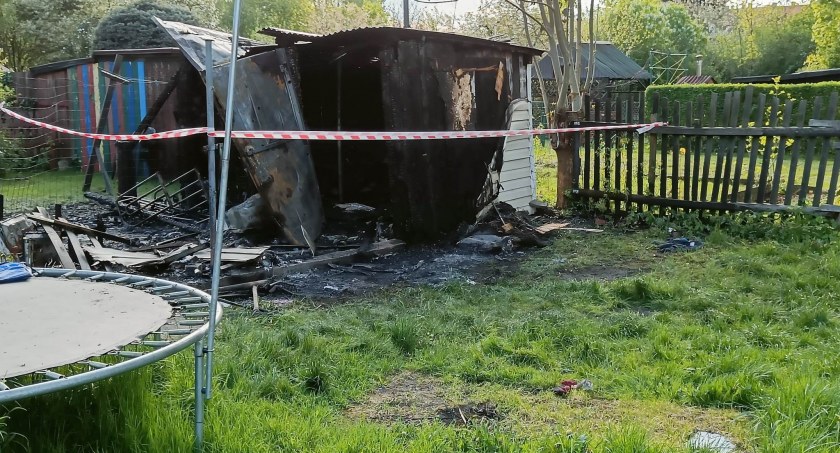 Gęsty dym nad miastem. Paliła się altanka