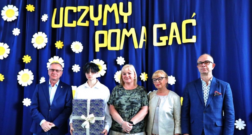 Laptop i całoroczny wstęp do Term Cieplickich dla jeleniogórskiego bohatera