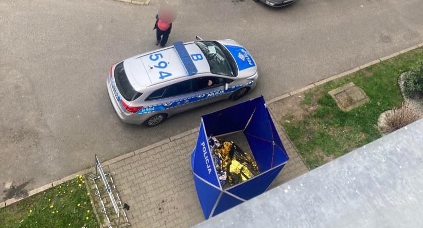 Wyskoczył z ósmego piętra bloku na Zabobrzu. Nie żyje 40-letni mężczyzna