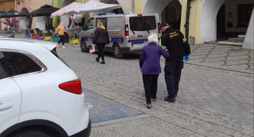 Niemal stuletnia jeleniogórzanka zabłądziła w centrum miasta