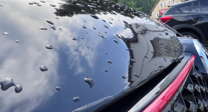 Uszkodził samochód sąsiada, bo twierdził, że ten staje na jego miejscu