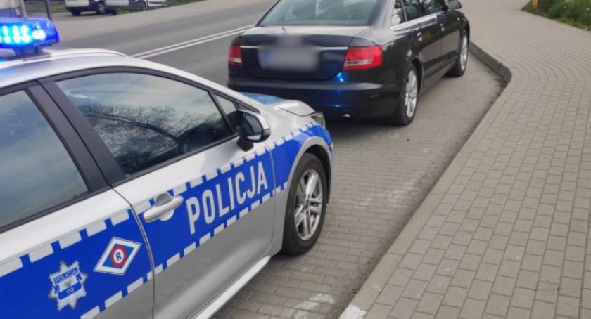 Podejrzenie - zgłoszenie - interwencja. Pijany kierowca wyeliminowany z ruchu
