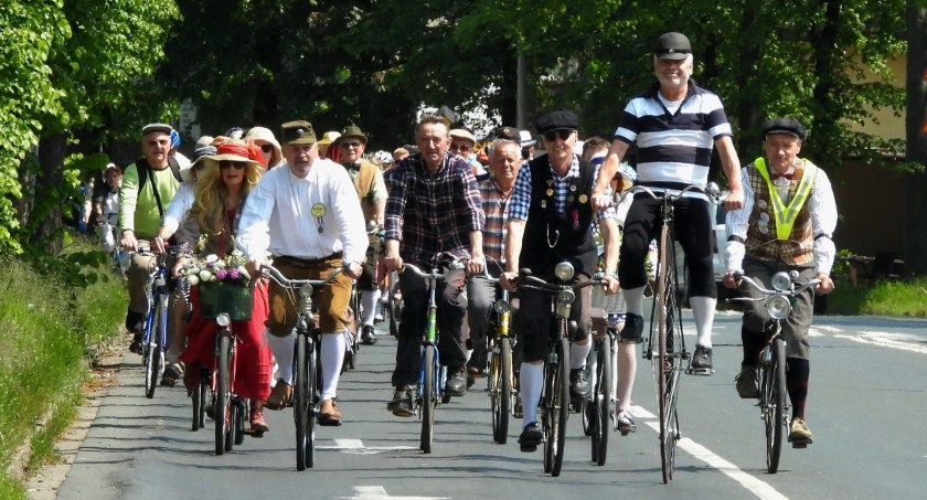 Wyjątkowi cykliści na wyjątkowych rowerach - Parada Rowerów Retro