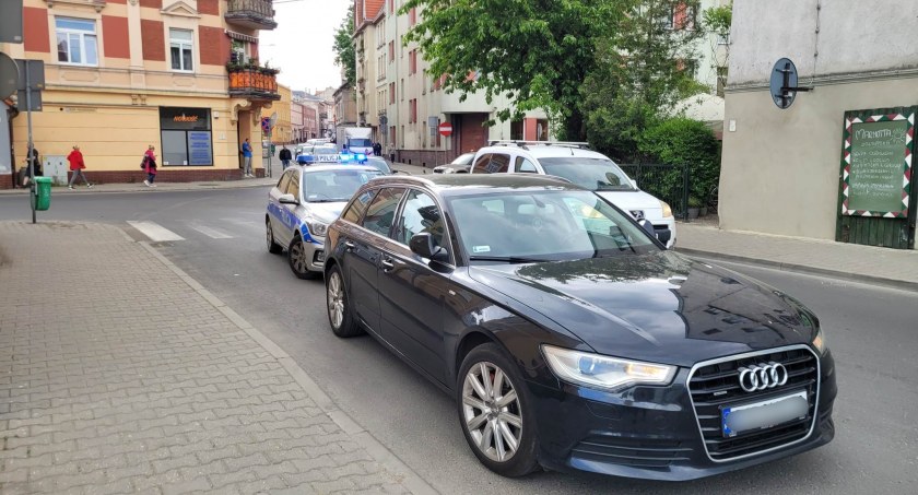 Kierująca Audi potrąciła przechodzącą na pasach kobietę