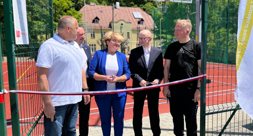 To ważny dzień dla Staniszowa. Boisko i świetlica oficjalnie otwarte