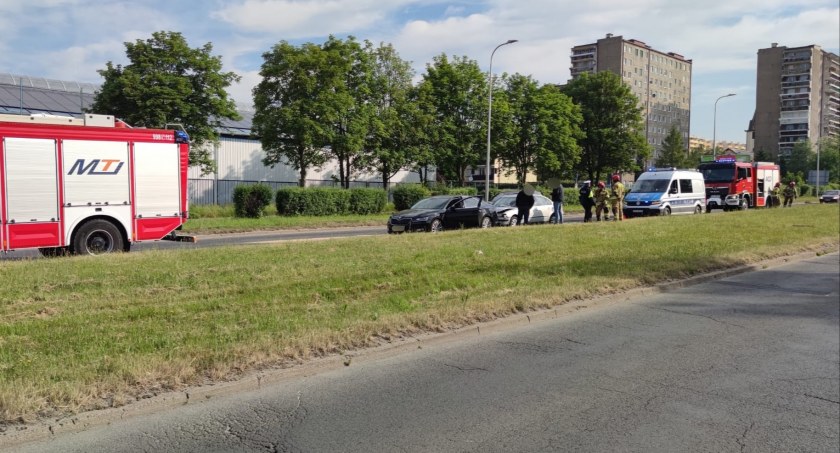 Najechanie na tył na alei Jana Pawła II. Są utrudnienia