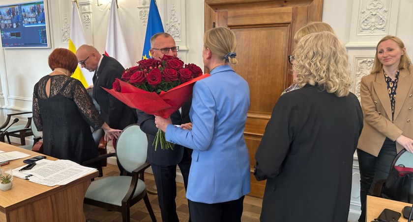 Racja ważniejsza od Jeleniej Góry. Polityczne przepychanki zamiast walki o lepsze jutro