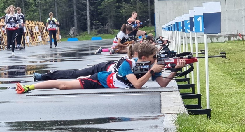 Pierwszy dzień zmagań podczas Pucharu Polski w Biathlonie Letnim na Polanie Jakuszyckiej