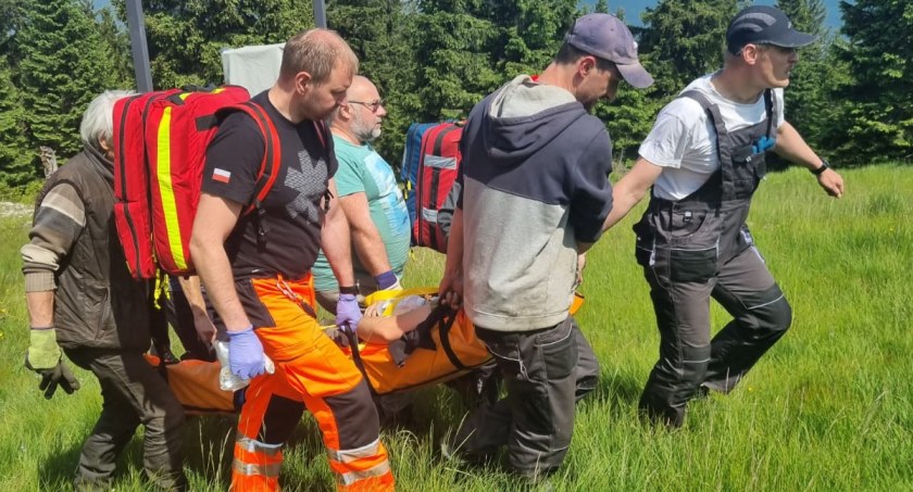 Wypadek na Hali Szrenickiej. Poszkodowanego zabrał śmigłowiec LPR