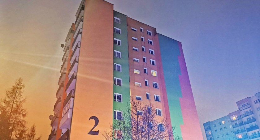 Zwarcie instalacji elektrycznej w wieżowcu przy ulicy Działkowicza