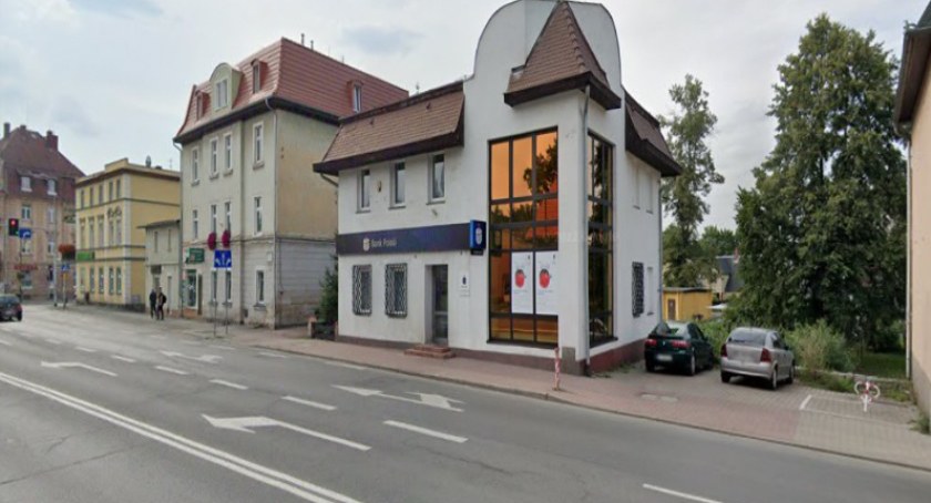 Jelenia Góra - Wandale zniszczyli bankomat