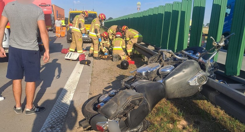 Trwa walka o życie motocyklisty. Autostrada A4 zamknięta