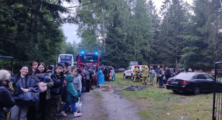 Ewakuacja obozu harcerskiego w Szklarskiej Porębie