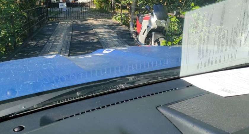 Nietrzeźwy motocyklista nie miał uprawnień do kierowania pojazdami