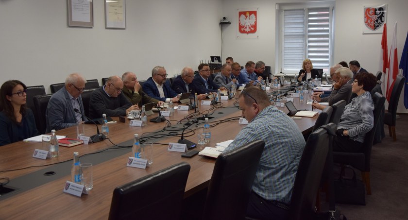 Rada podjęła decyzję. W Kowarach i Łomnicy powstaną ronda.