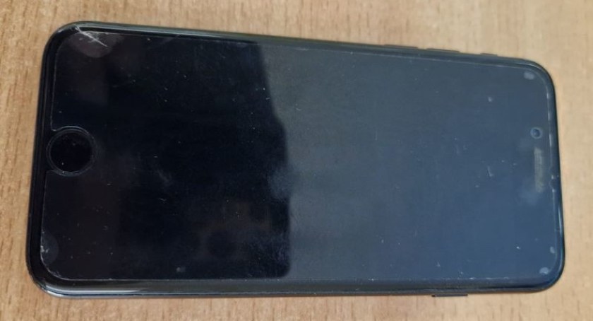 62-latek wykorzystał okazję i ukradł telefon