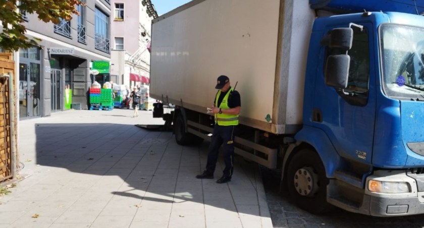 Kolejni Mistrzowie Parkowania. Interwencje strażników miejskich