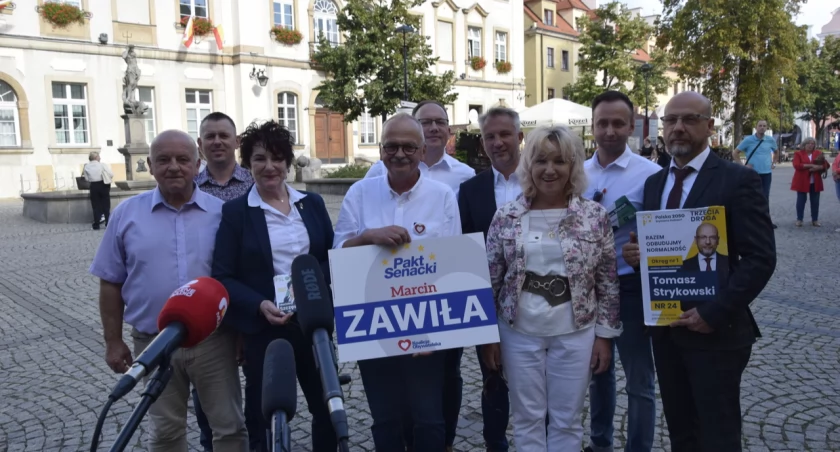 Na jeleniogórskim rynku Trzecia Droga przedstawiała swoich kandydatów