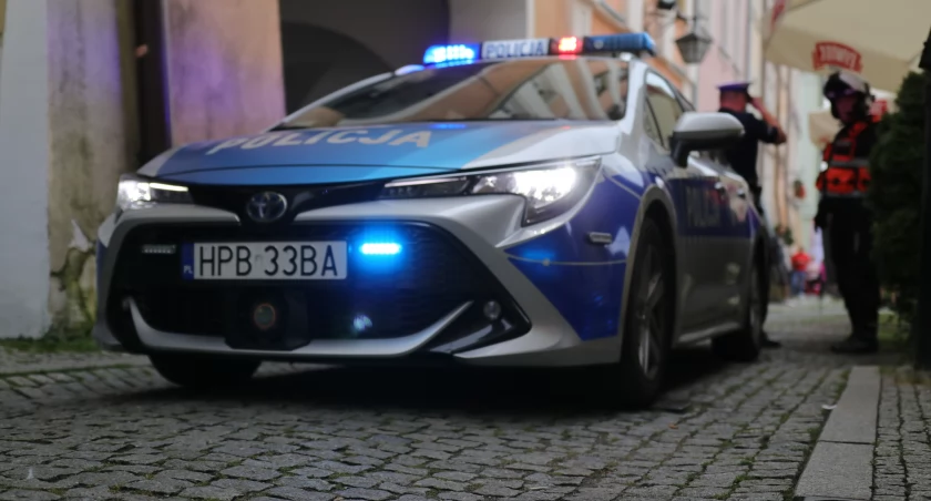 Jeleniogórzanka straciła 133 000 zł. Uwierzyła, że bierze udział w policyjnej akcji