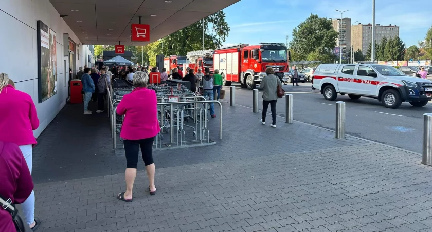 Alarm pożarowy w Kauflandzie. Trwa ewakuacja