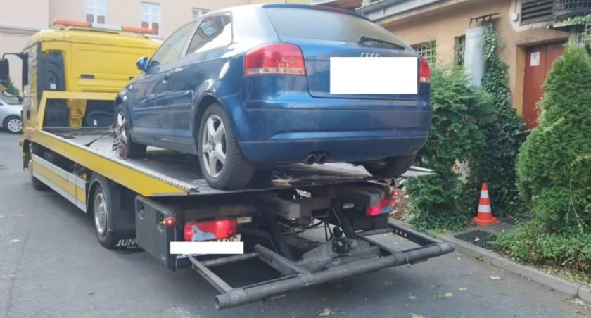 Kolejne wraki usunięte. Czystki na ulicach Jeleniej Góry