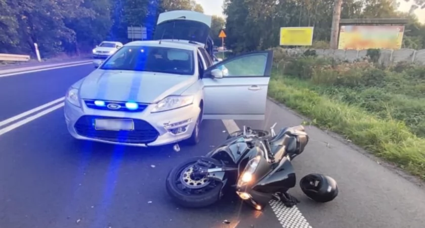 Pod wpływem narkotyków uciekał na skradzionym motocyklu. Zobacz film