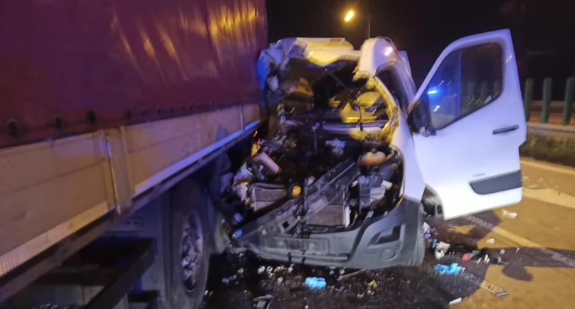 Tragedia na autostradzie. Nie żyje pasażer pojazdu dostawczego
