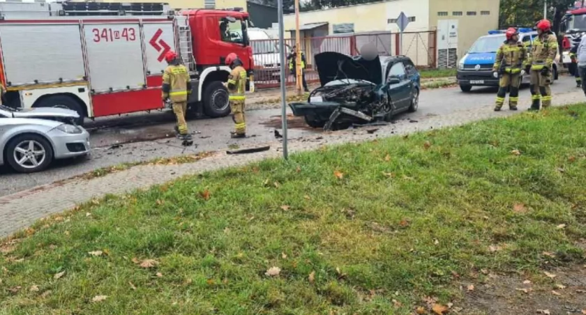 Czołowe zderzenie na Powstańców Śląskich