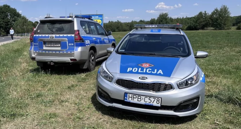 Miłków : Samochód w rowie i dwóch pijanych obcokrajowców