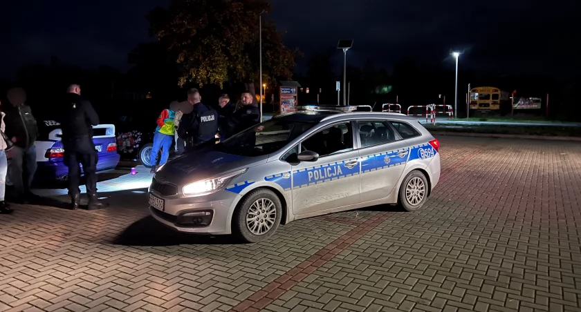 Policyjny nalot na samochodowy zlot