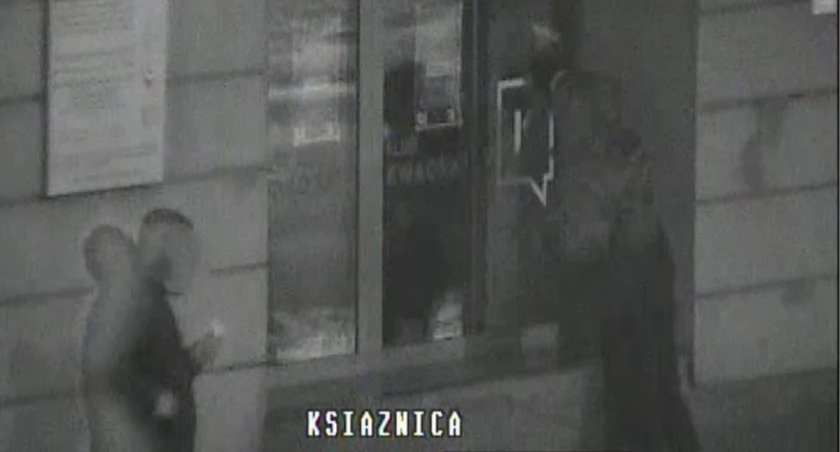 Bazgrali po oknach, bo byli niezadowoleni z pracy