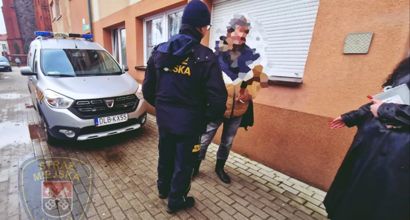Lubań: Pracownica sklepu odzyskał skradziony towar