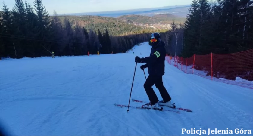 Miłośnicy białego szaleństwa pod okiem policjantów