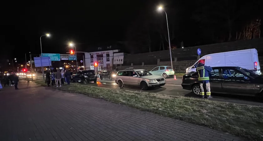 Zderzenie czterech samochodów w centrum miasta
