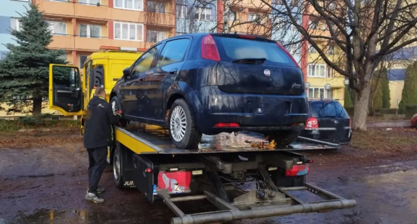 Wraki usunięte. Czystki na jeleniogórskich ulicach