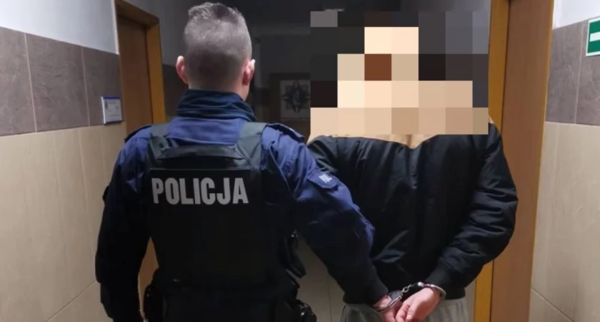 Pijany 40-latek zaparkował na przejściu dla pieszych. Miał 3,2 promila