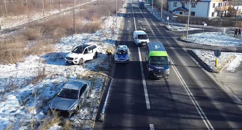 Passatem ściął latarnię na ulicy Sobieszowskiej. Sprawcą zdarzenia kierowca BMW