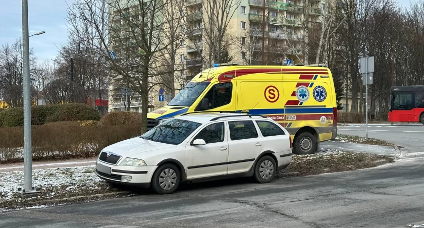 Zabobrze : Potrącenie pieszej na przejściu