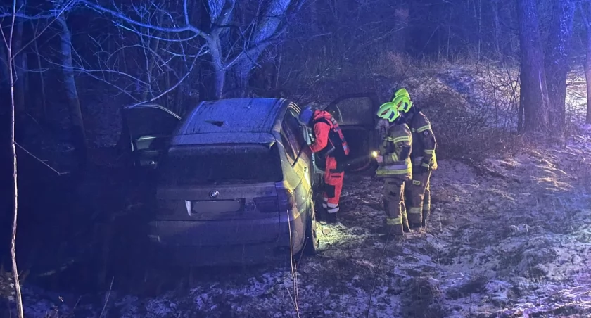 BMW w rowie. Ten zakręt pokonał niejednego kierowcę