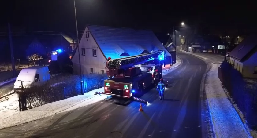 Pożar w budynku przy ulicy Kryształowej w Piechowicach