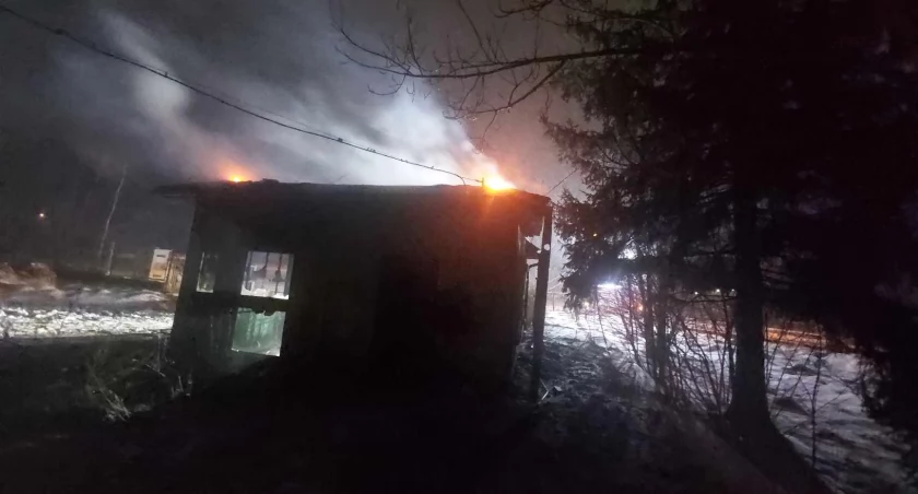 Pożar dawnej portierni na terenie Karelmy