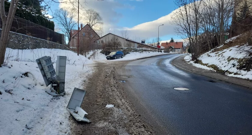 Ktoś wjechał w skrzynkę energetyczną. Market Dino bez prądu