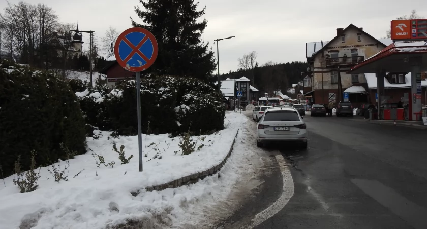 Turyści parkują gdzie popadnie - część druga