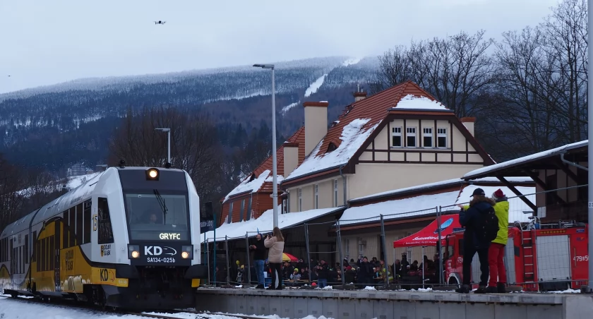 Koleje Dolnośląskie z nowym rekordem. Spółka przewiozła w 2023 roku ponad 19 milionów osób
